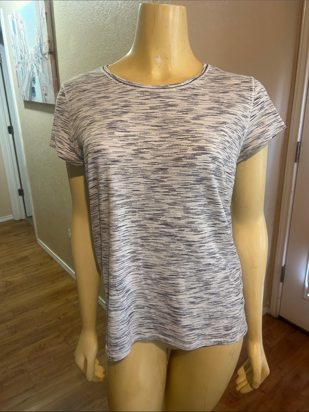lululemon athletica Heathered White & gray heathered Short Sleeve Crew size 8